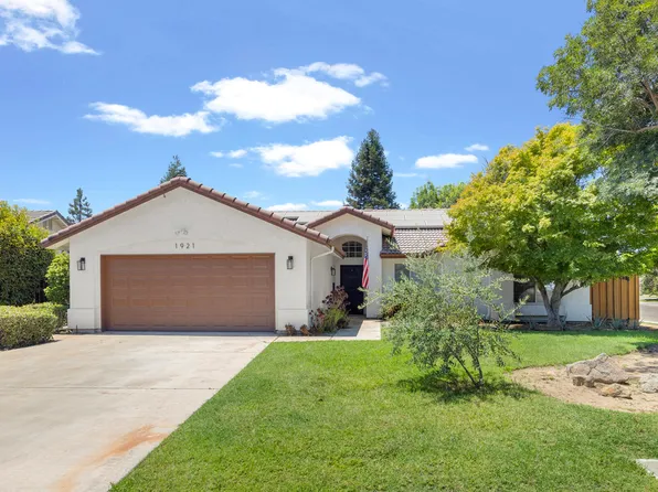 1921 N Terrace Court, Visalia, CA 93291