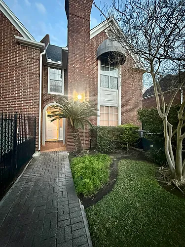2123 Peckham St Photo 1