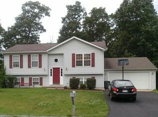 139 Longwood Dr, Bunker Hill, WV 25413