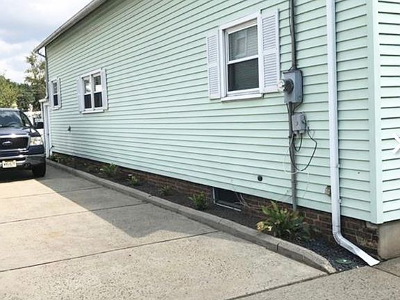 2nd image of 188 Main St