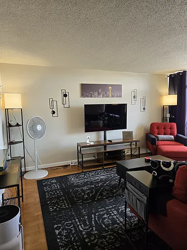 450 W 7th St Photo 1