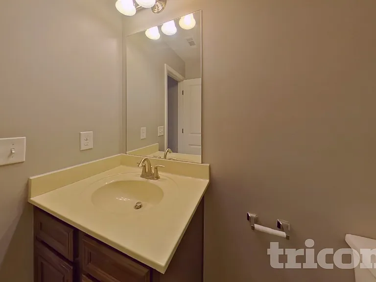 1562 Pressley Ln — Photo 17