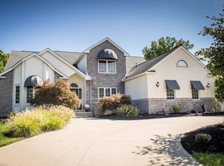 9475 Woodchip Ln, Broadview Heights, OH 44147