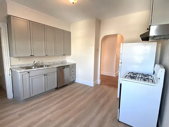 18-20 N High St APT 4, Melrose, MA 02176