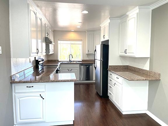 5th image of 4940 Corona Ct