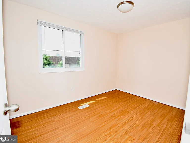 222 Canfield Ter — Photo 12