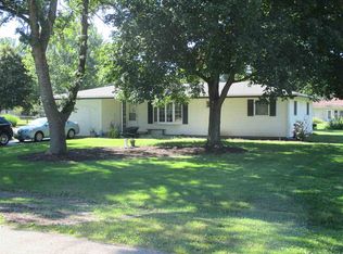 2601 15th St, Lincoln, IL 62656