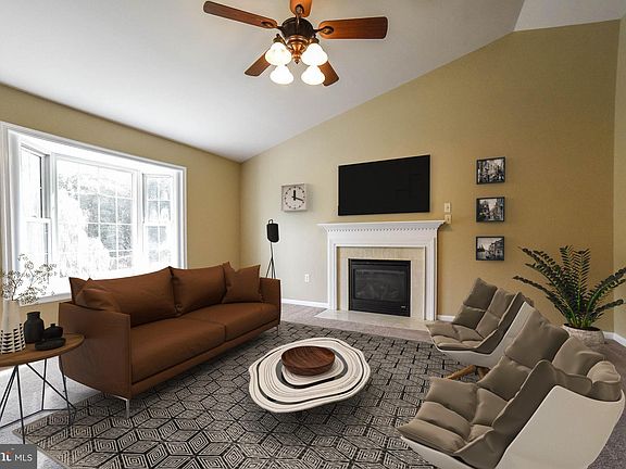 5th image of 46221 Sylvan Ct