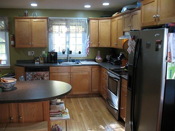 4th image of 52 Washington Ave