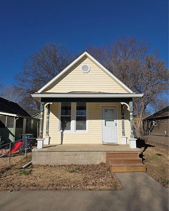 1st image of 1018 Osage St