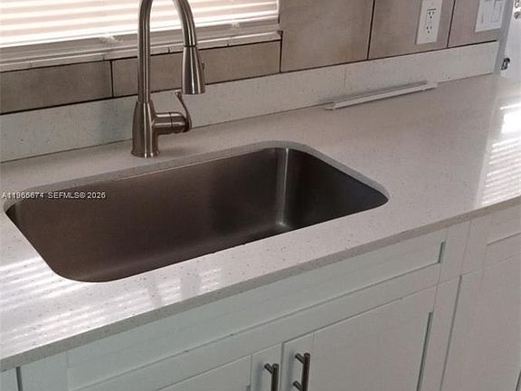 4th image of 1841 Cleveland St #1-4