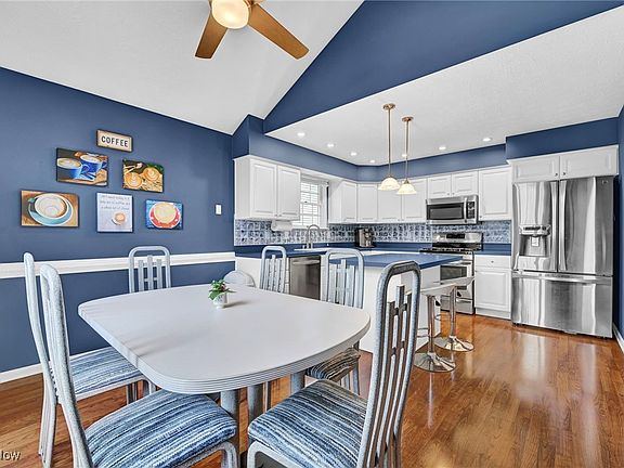 3rd image of 23736 Hidden Cottage Trl
