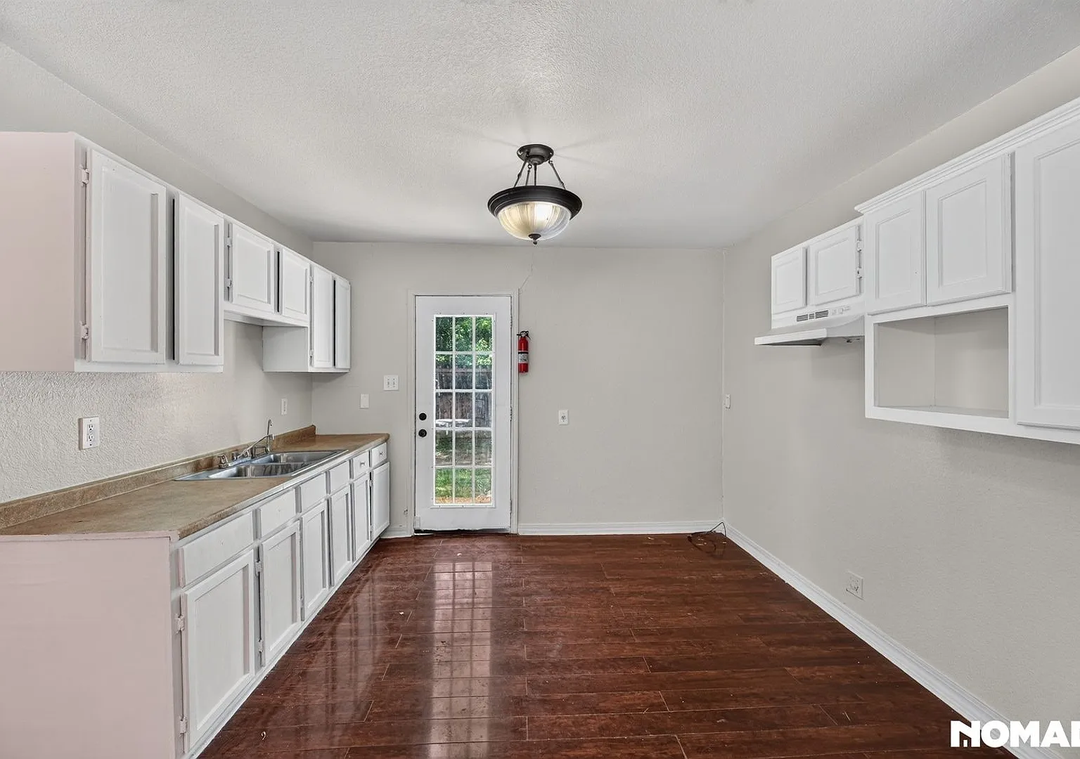 Charming 2BR House in San Antonio — Photo 2