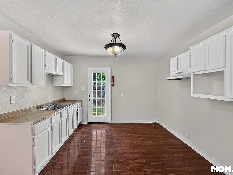 1534 Mardell St — Photo 10
