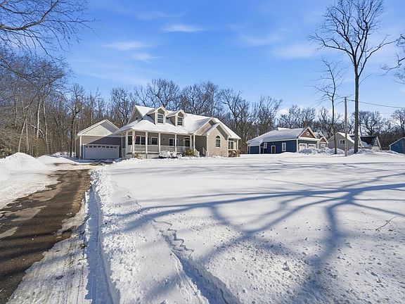 3rd image of 56 Old Lyman Rd