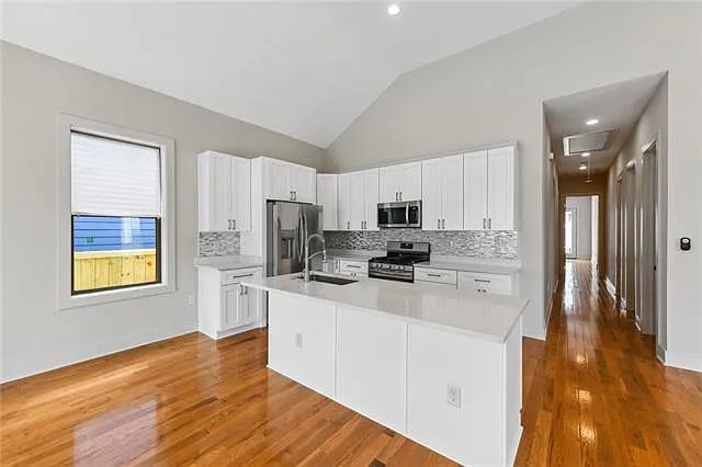 2139 Columbus St — Photo 6