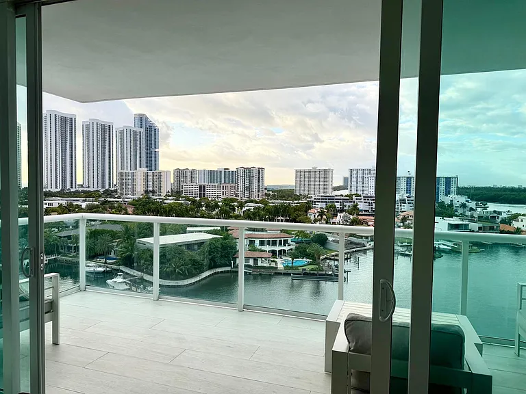 400 Sunny Isles Blvd #1022 — Photo 3