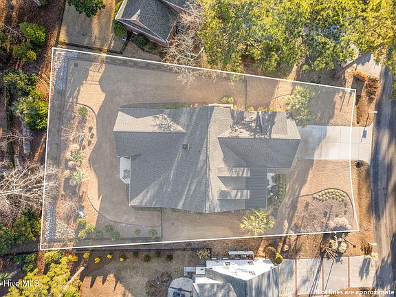 3rd image of 2793 Oakbluff Circle