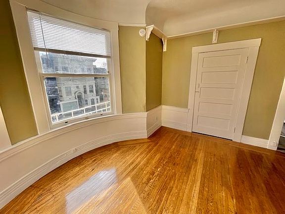 5th image of 3476 18th St #25
