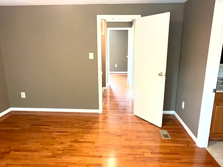 10212 Millstream Dr — Photo 43