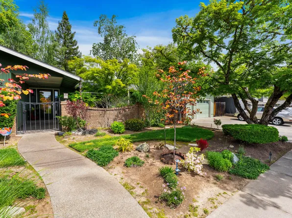 722 NW Sandy Dr, Grants Pass, OR 97526