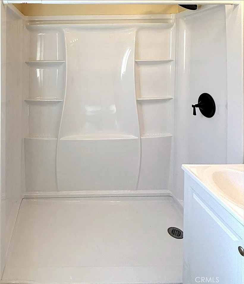 1 bed, 462 sqft, $2,200 — Photo 2