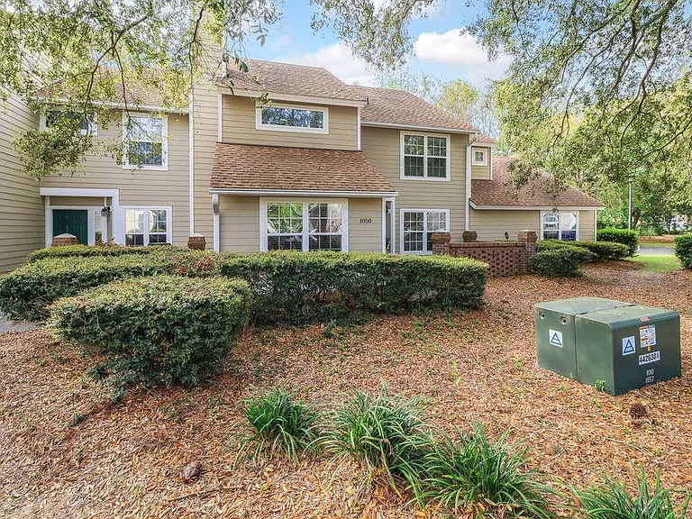1050 Planters Pl — Photo 2