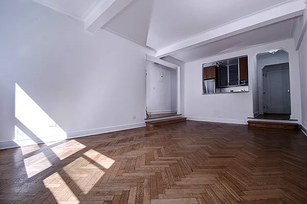 Rented by Urbane Brokerage | media 14