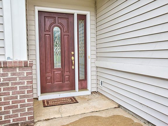 3rd image of 8338 Hinsdale Way