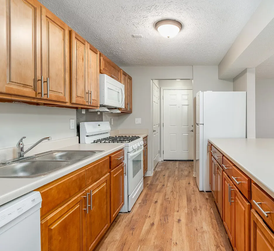 Cassady Village Apartments — Photo 1