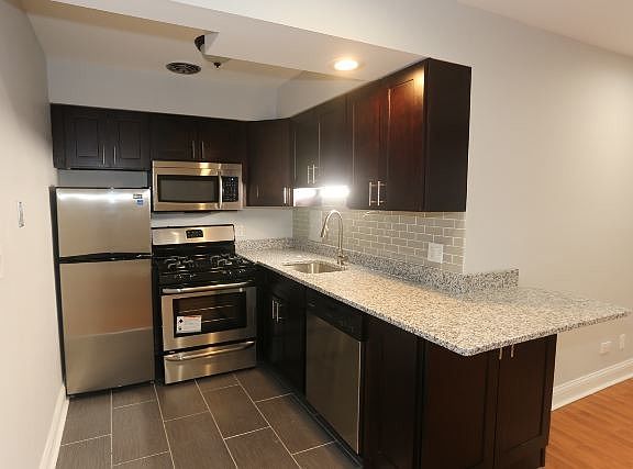 2nd image of 6201 N Kenmore Ave #Ng