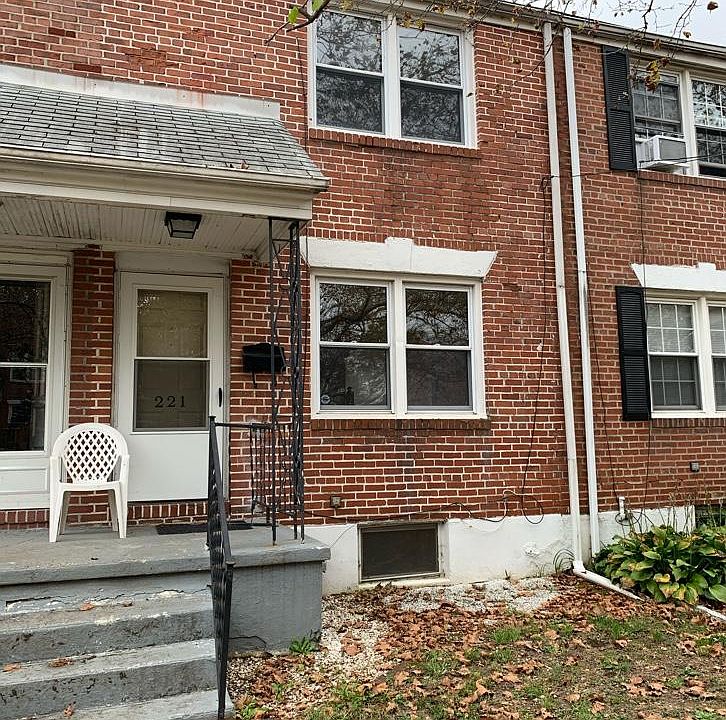 1st image of 221 Birch Ave