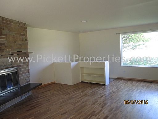 4th image of 3204 Olympus Dr NE