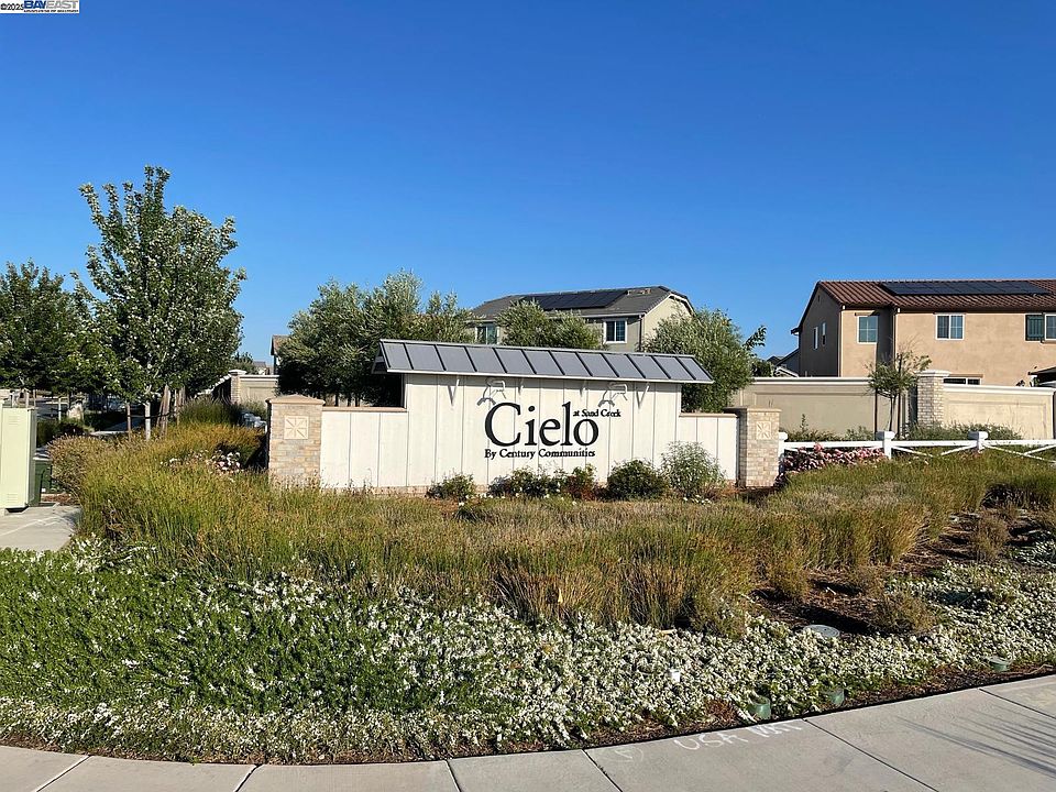 2nd image of 5611 Trinity Lakes Ln