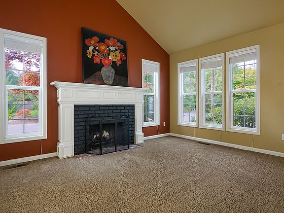 3rd image of 1308 230th Ave NE