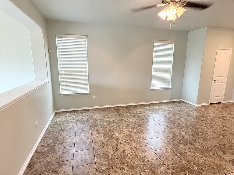 455 Gina Dr — Photo 6