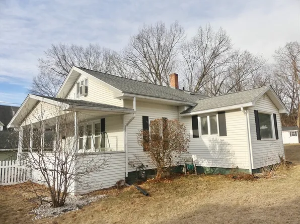 16 Factory Pl, Chicopee, MA 01013