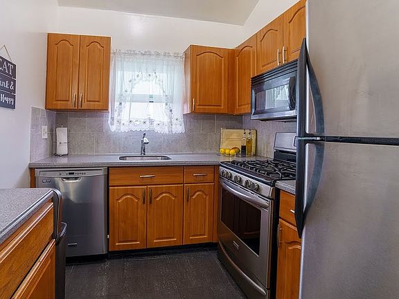 2nd image of 972 E 88th St #207