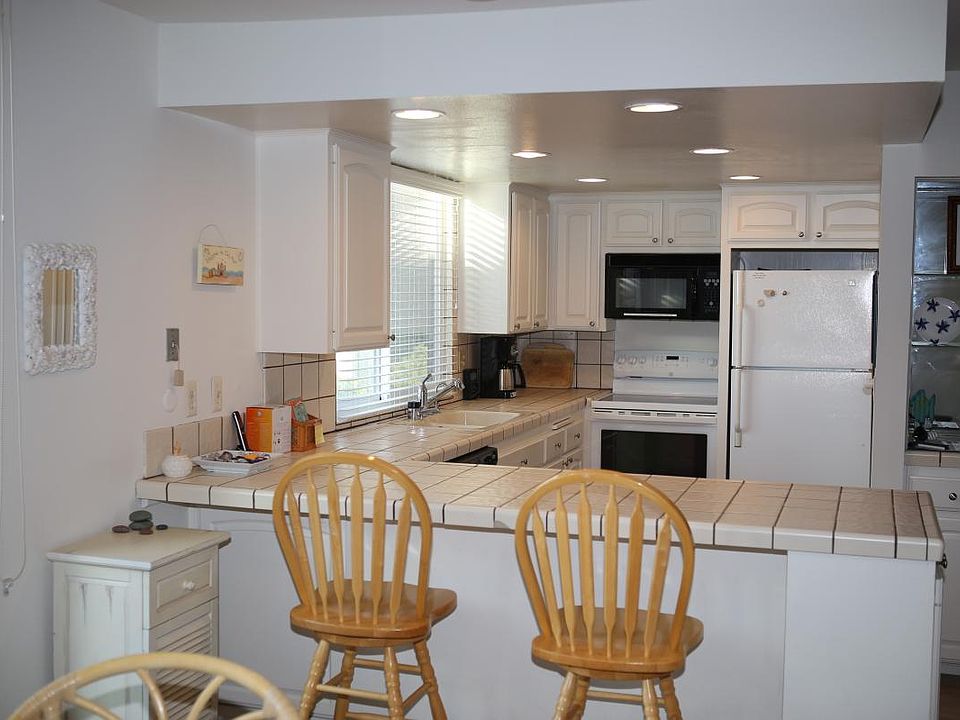 Clean and fully equiped kitchen