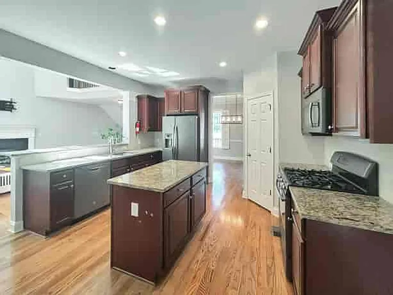 4918 Shallow Creek Trl NE — Photo 11