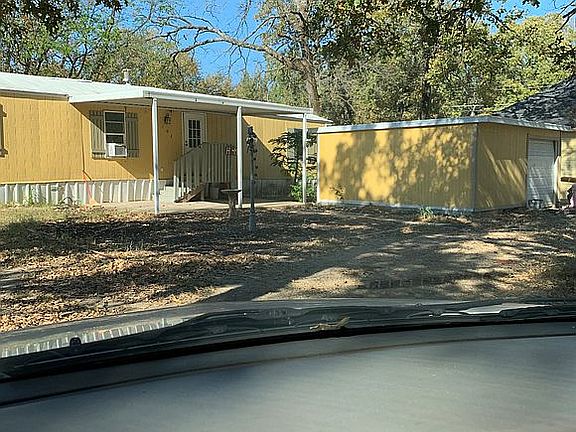 2nd image of 121 Blue Jay Ln