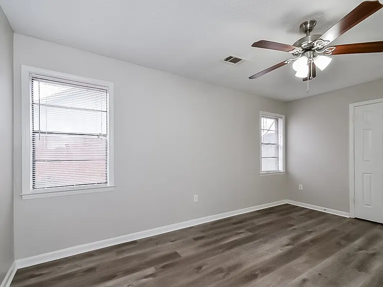 7371 Hollorn Ln — Photo 8