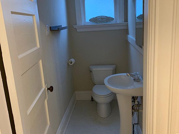 4th image of 335 Highland Ave