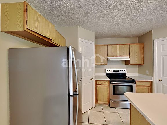 3rd image of 9315 Zincoe Ln