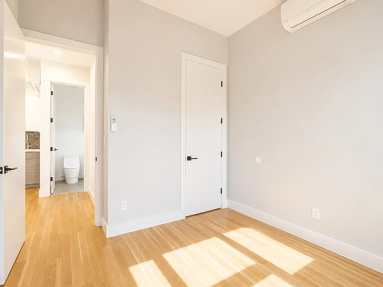 373 Howard Ave #3B — Photo 8