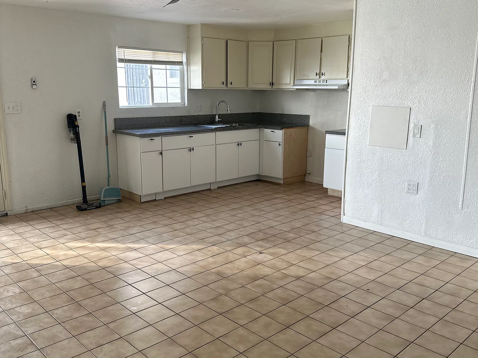 3 bed, $3,500 — Photo 3