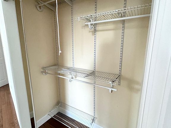 Bedroom closet w/ built-in organizer