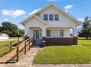 400 Parkway St, Hardin, MO 64035