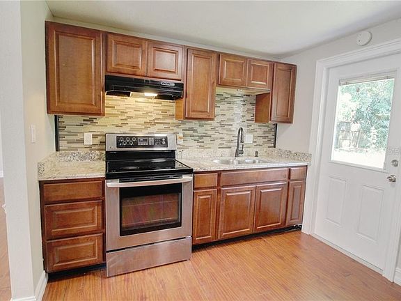 5th image of 3320 W Wisconsin Ave