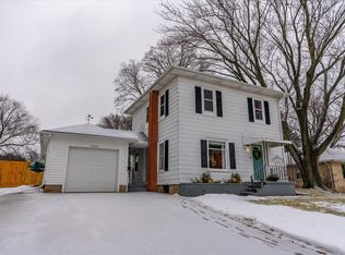 1009 Blaine St, Edgerton, WI 53534